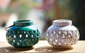 Powder coated on metal-hanging-candle-votives-3262938_1920